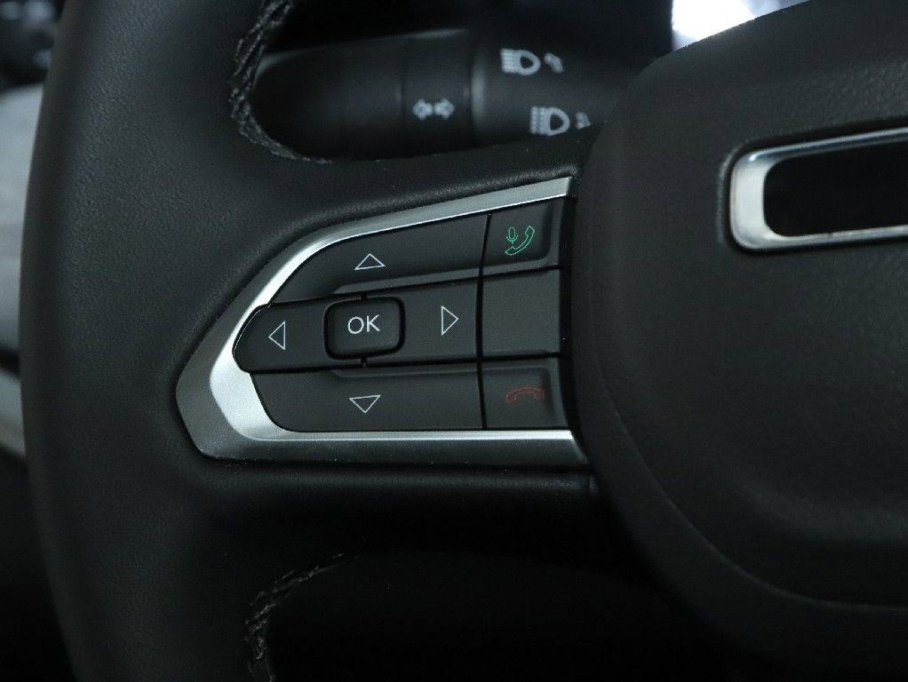 Used 2024 Jeep Compass Latitude image 22