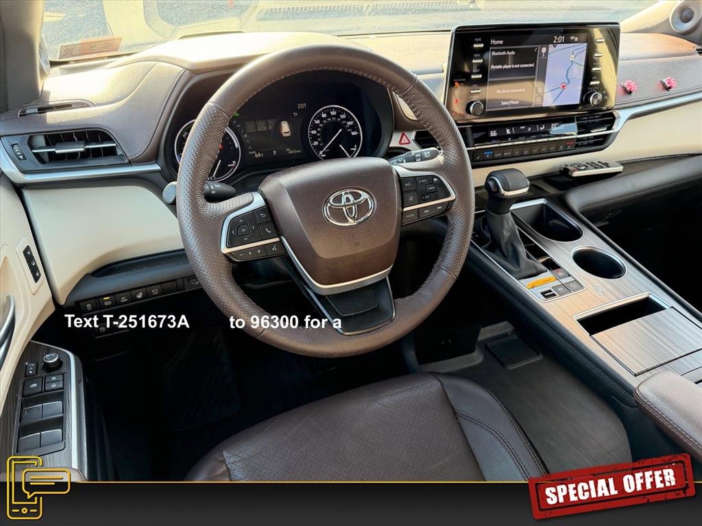 Used 2023 Toyota Sienna Platinum image 12