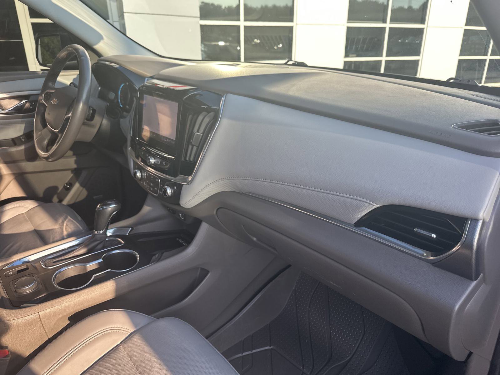 Used 2020 Chevrolet Traverse Premier w/ LPO, Floor Liner Package image 33