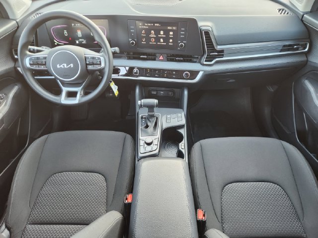 Used 2025 Kia Sportage LX AWD/4WD image 23