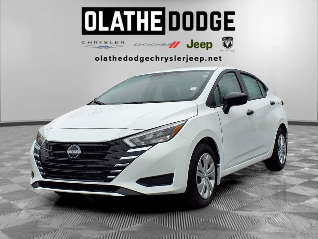 Used 2025 Nissan Versa S w/ Trunk Package