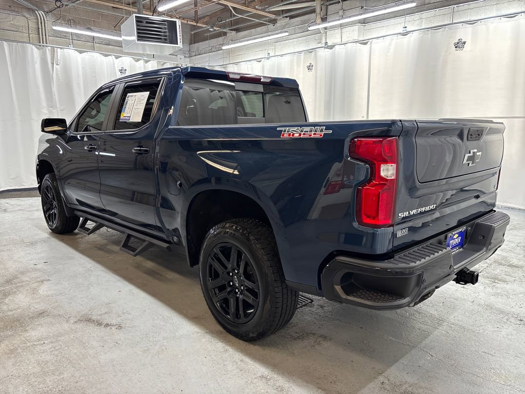 Used 2021 Chevrolet Silverado 1500 LT Trail Boss w/ Convenience Package II AWD/4WD image 3