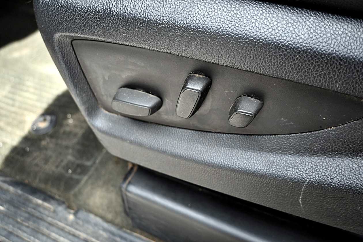 Used 2015 Chevrolet Silverado 3500 LTZ image 15