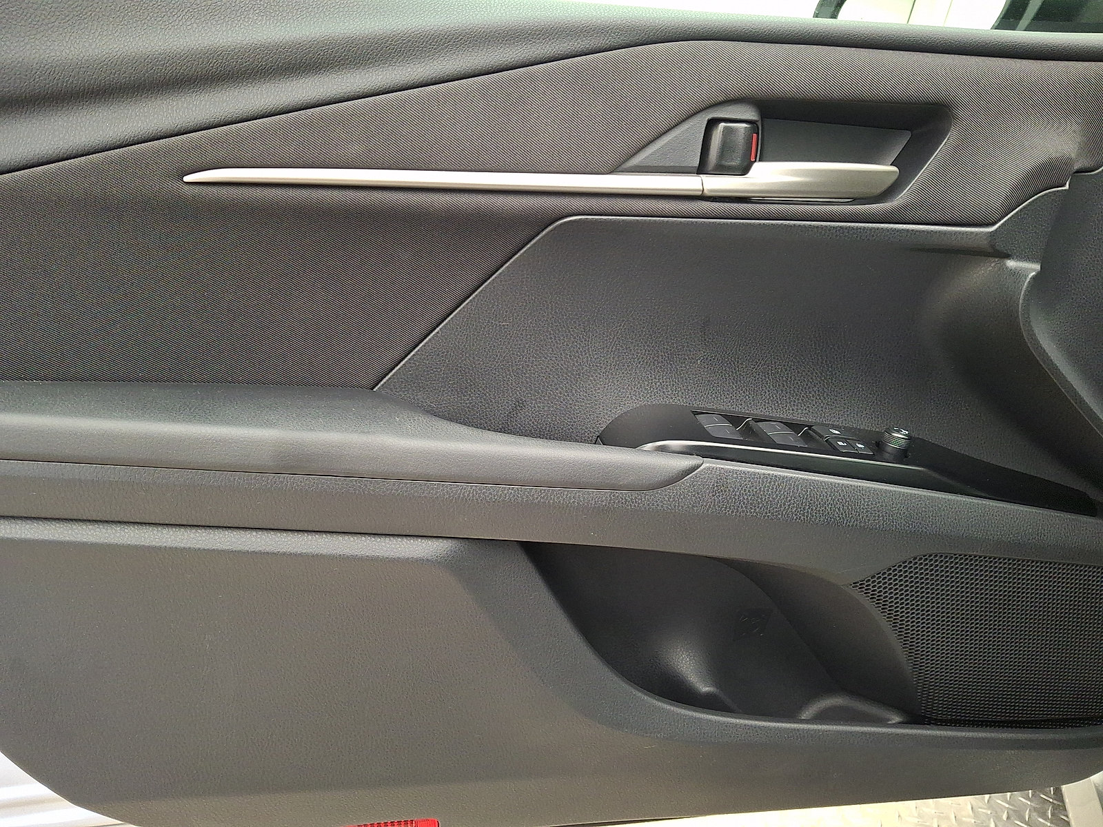 Used 2026 Toyota Camry LE FWD image 2