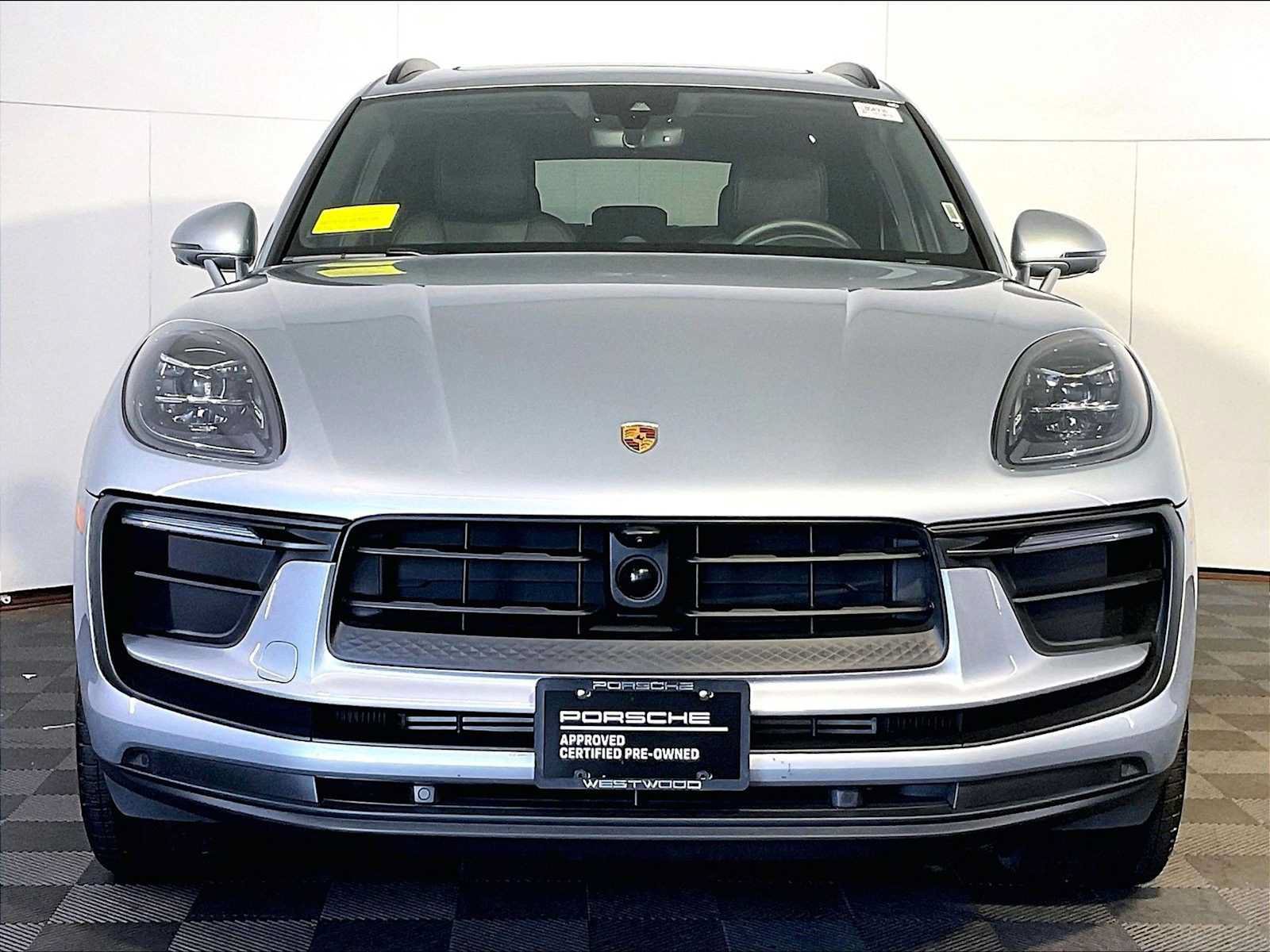 Certified 2026 Porsche Macan AWD/4WD image 10
