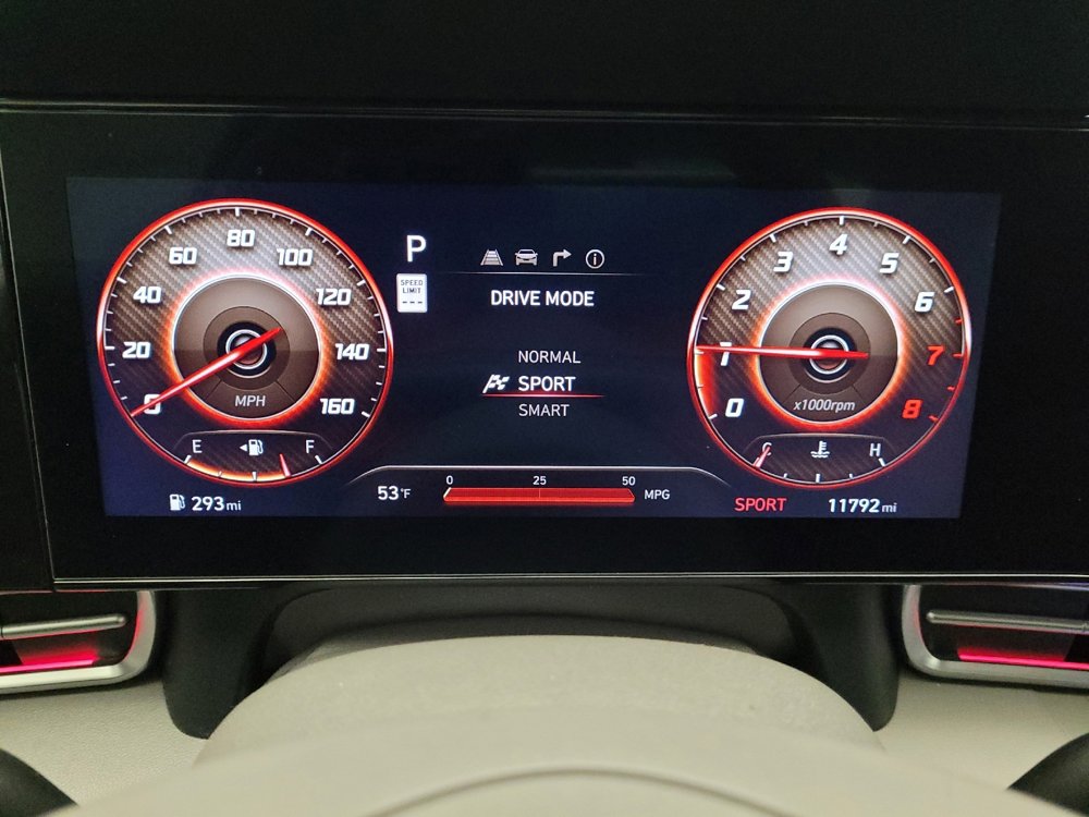 Used 2025 Hyundai Elantra SEL image 23
