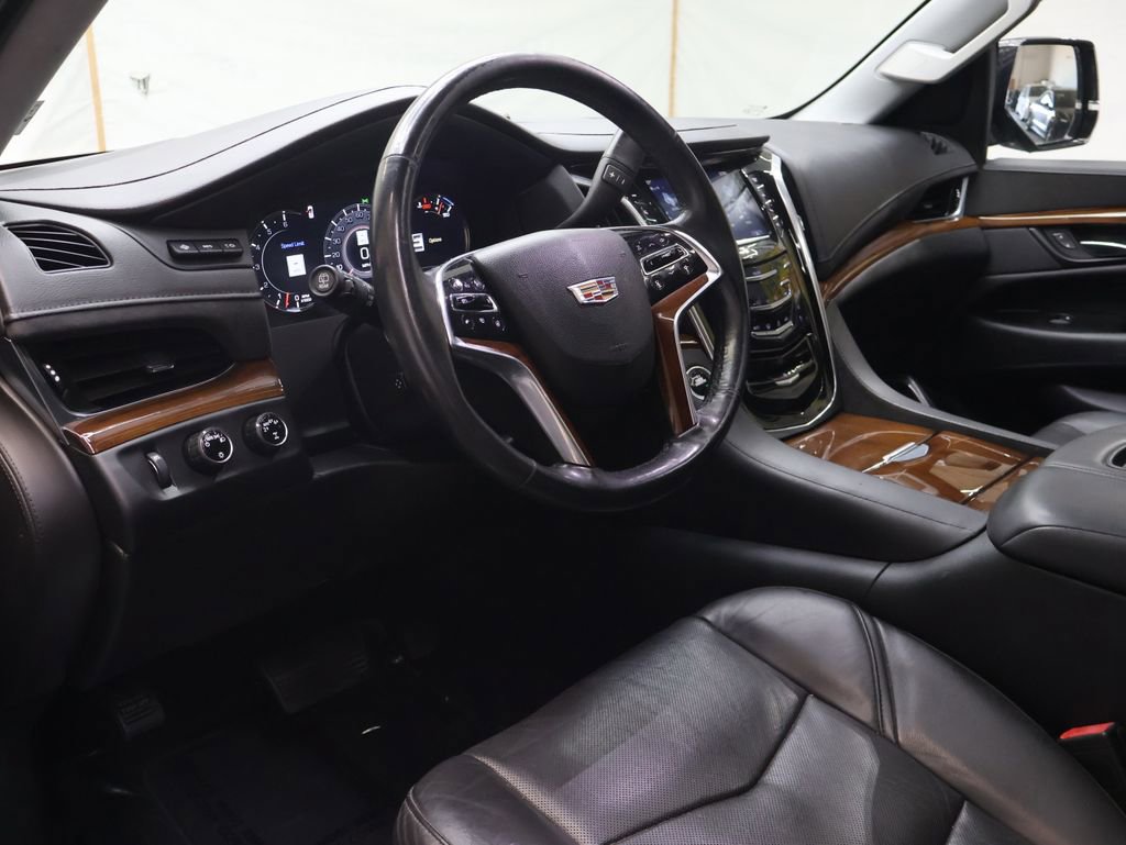 Used 2020 Cadillac Escalade Luxury AWD/4WD image 20