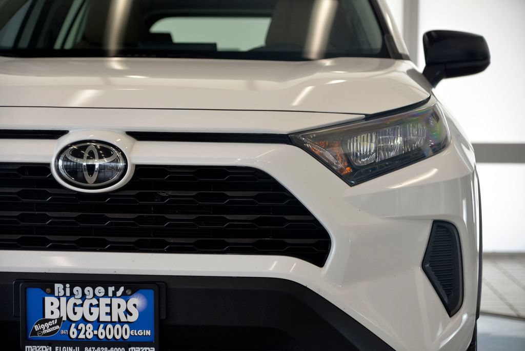 Used 2019 Toyota RAV4 LE FWD image 11