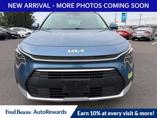 Used 2023 Kia Niro EX w/ EX Cold Weather Package FWD image 2