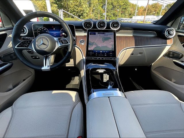 Used 2026 Mercedes-Benz GLC 300 4MATIC image 9