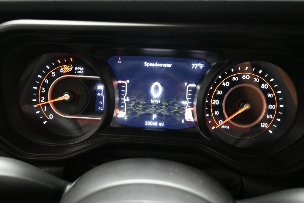 Used 2024 Jeep Wrangler Unlimited Rubicon w/ Convenience Group AWD/4WD image 15