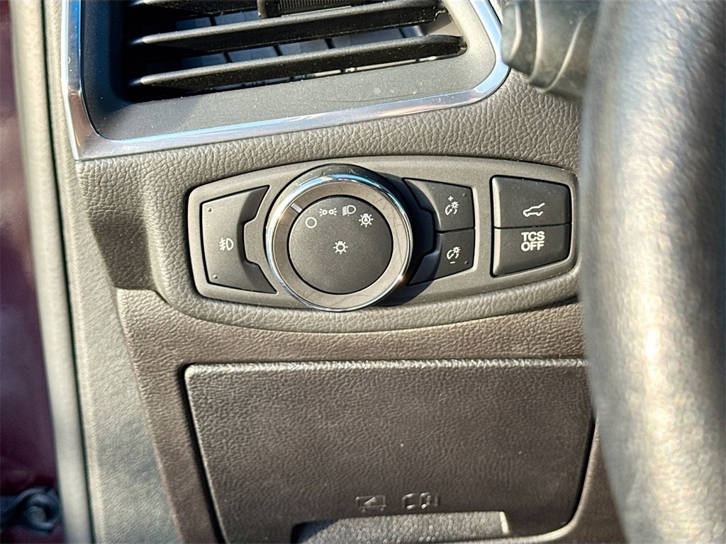 Used 2020 Ford Edge Titanium w/ Class II Trailer Tow Package image 6