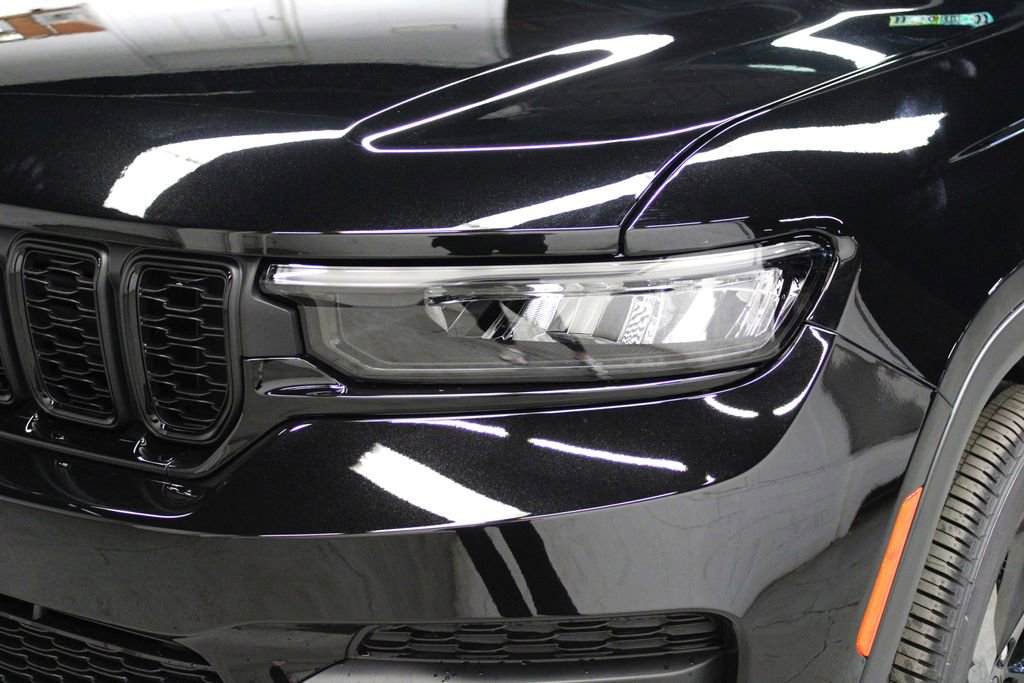 New 2025 Jeep Grand Cherokee Laredo image 35