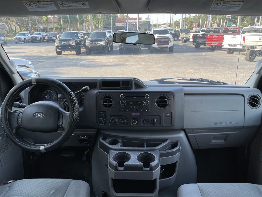 Used 2009 Ford E-350 and Econoline 350 XLT RWD image 6
