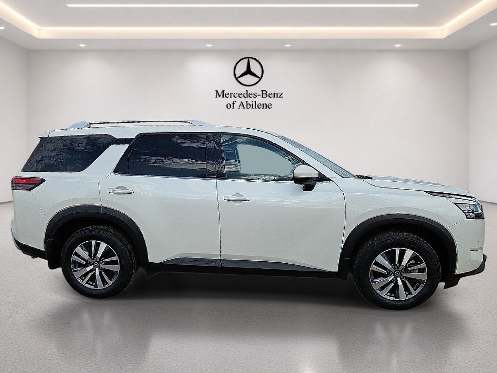 Used 2024 Nissan Pathfinder SL FWD image 9