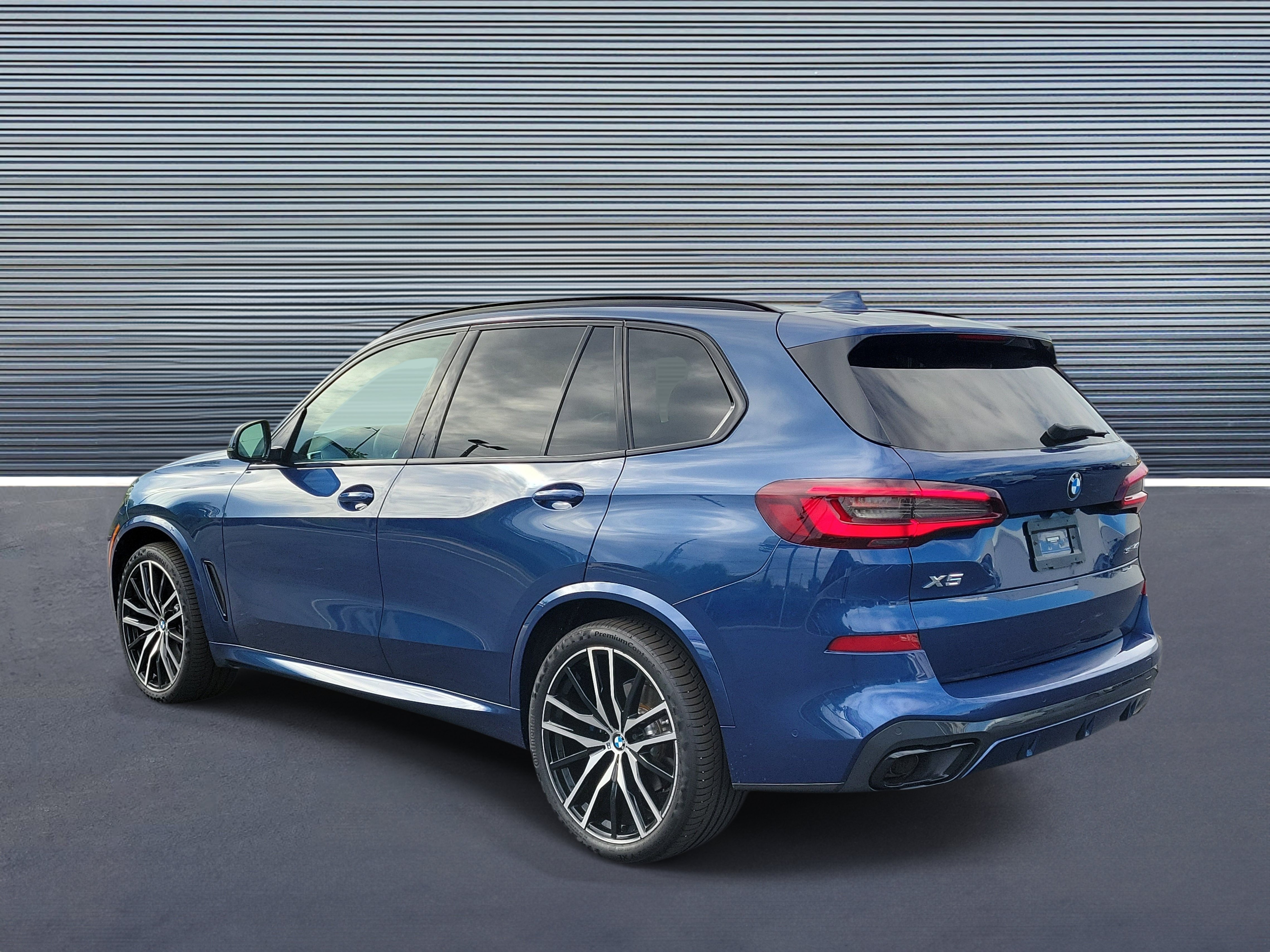 Used 2022 BMW X5 sDrive40i w/ M Sport Package RWD image 4