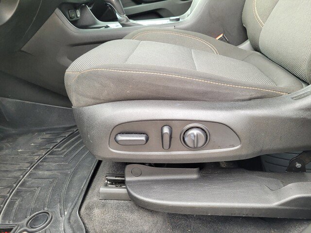 Used 2019 Chevrolet Traverse LT image 32