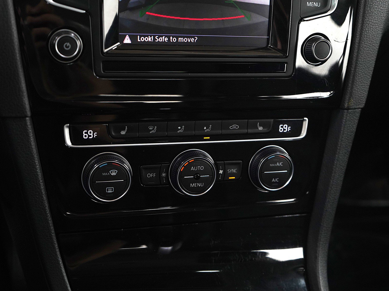 Used 2015 Volkswagen Golf TDI SEL w/ Lighting Package (SEL) image 21