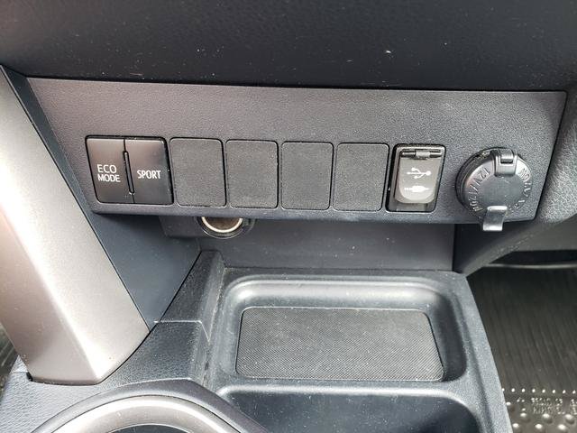 Used 2018 Toyota RAV4 XLE w/ Plus Extra Value Package AWD/4WD image 20