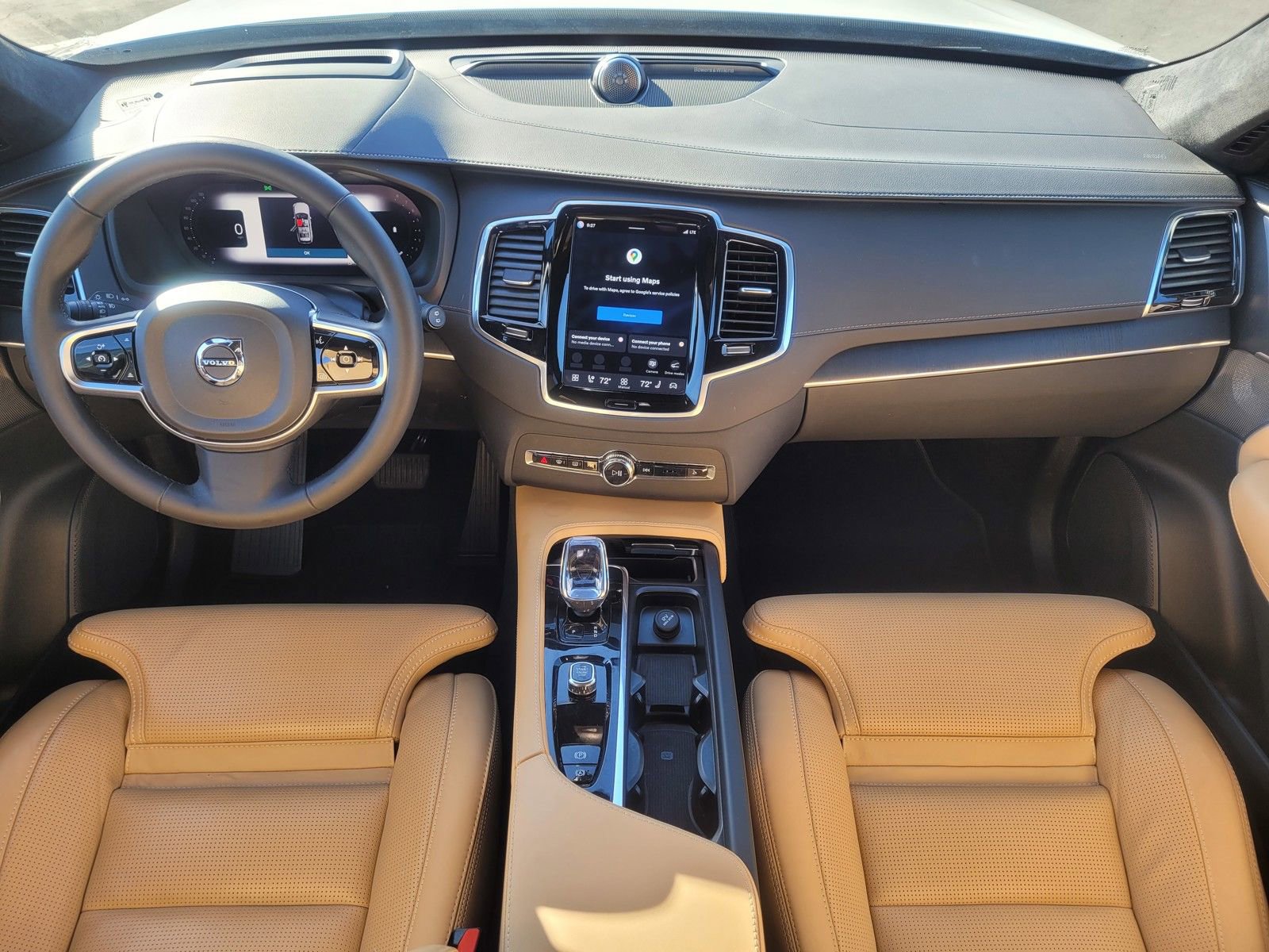 Certified 2023 Volvo XC90 B6 Ultimate w/ Lounge Package image 9