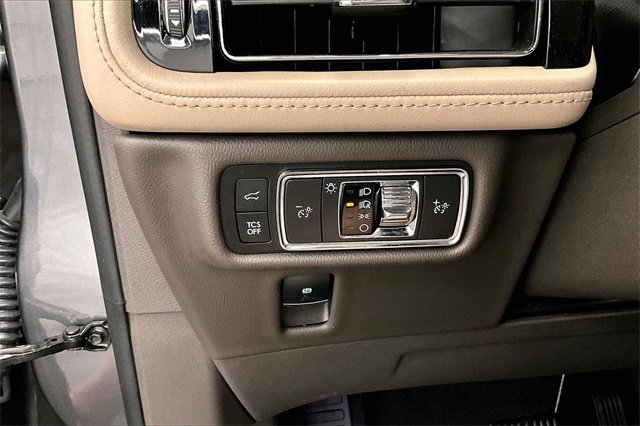 Used 2022 Lincoln Nautilus Reserve w/ Monochromatic Package image 35