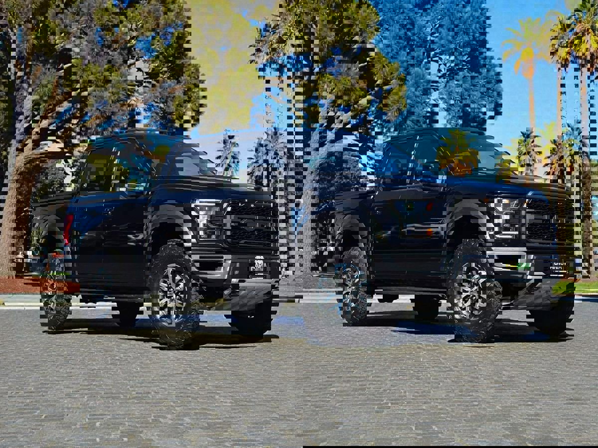 Used 2017 Ford F150 Raptor w/ Equipment Group 802A Luxury image 2