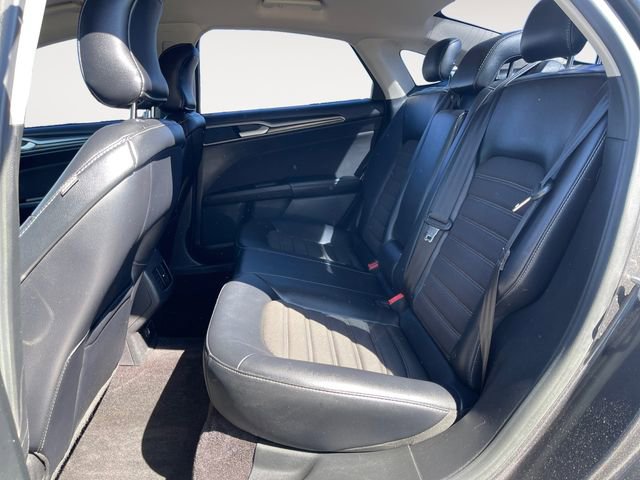 Used 2017 Ford Fusion SE w/ Equipment Group 201A image 30