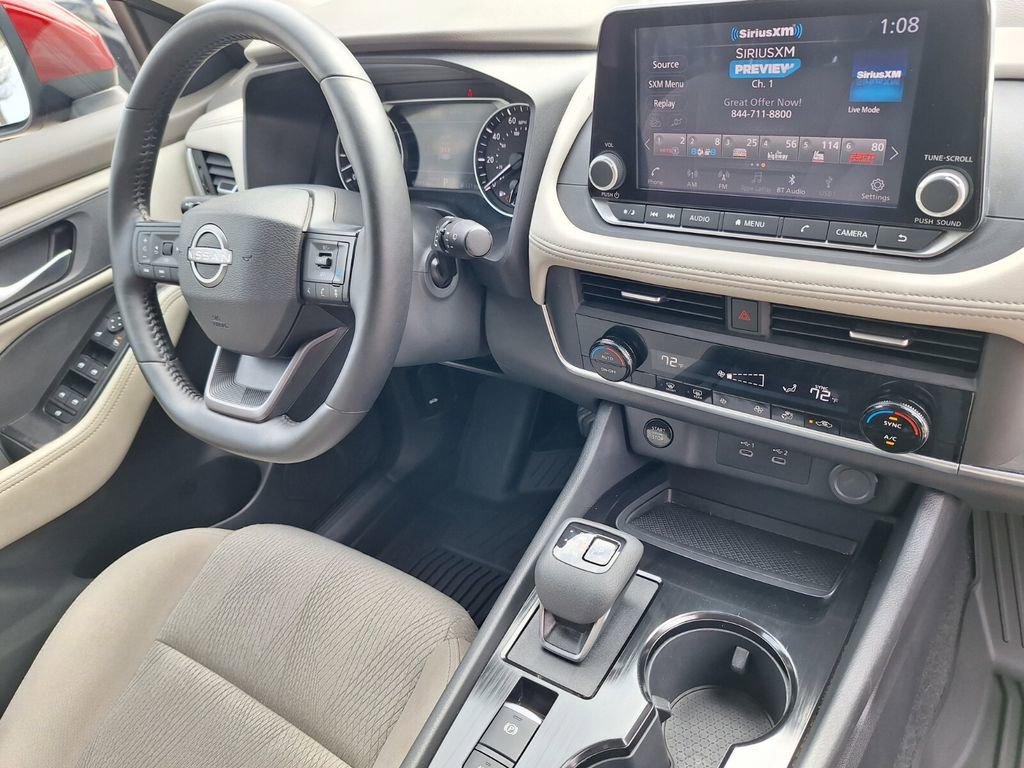 Used 2025 Nissan Rogue SV image 30