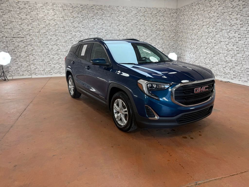 Used 2021 GMC Terrain SLE w/ Driver Convenience Package image 3