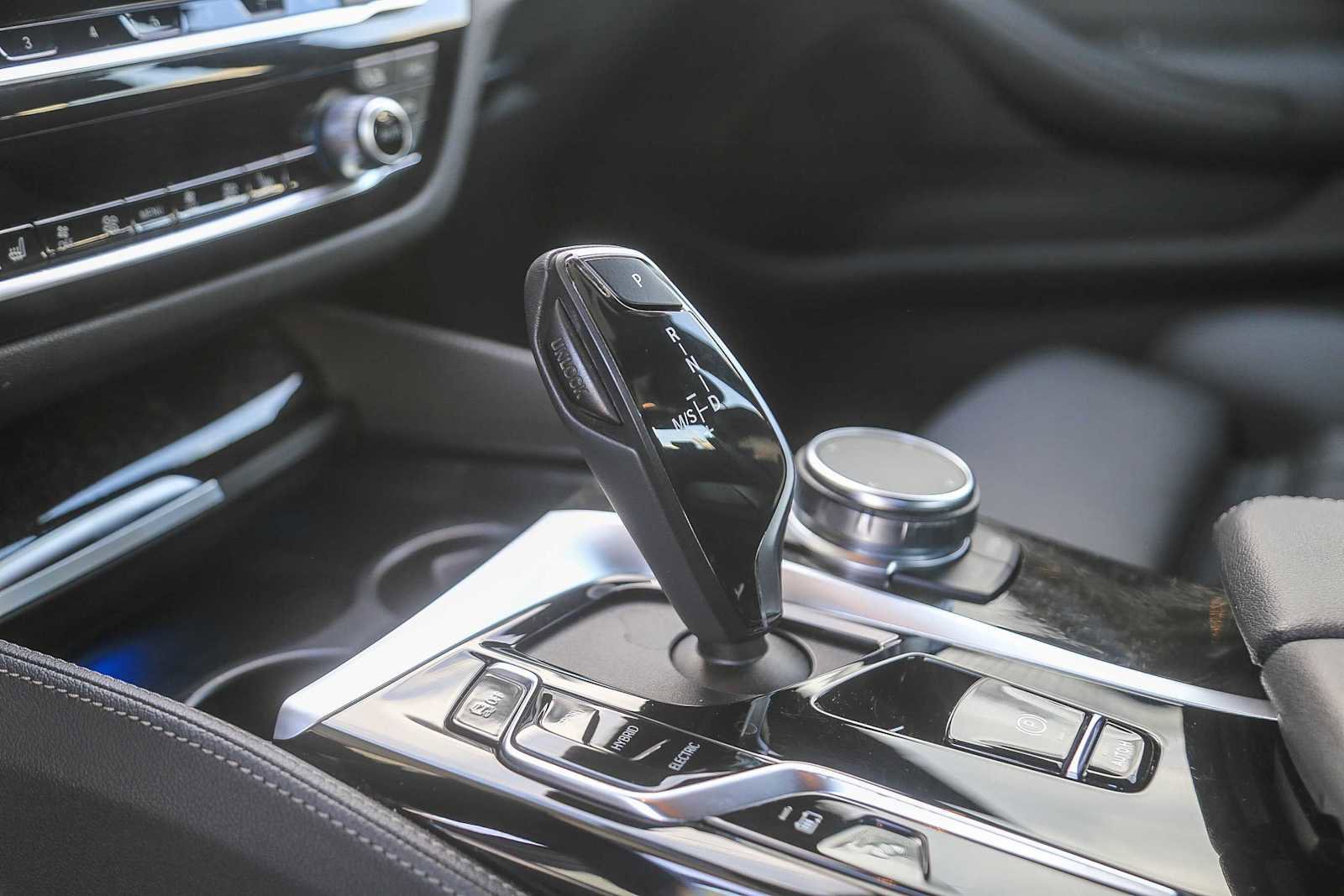 Certified 2023 BMW 530e w/ M Sport Package image 18