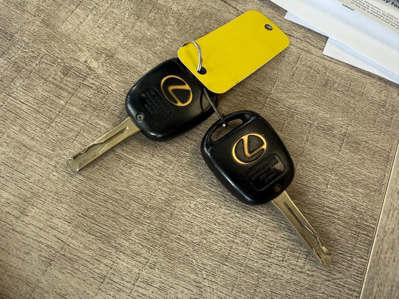 Used 2001 Lexus LX 470 4WD image 89