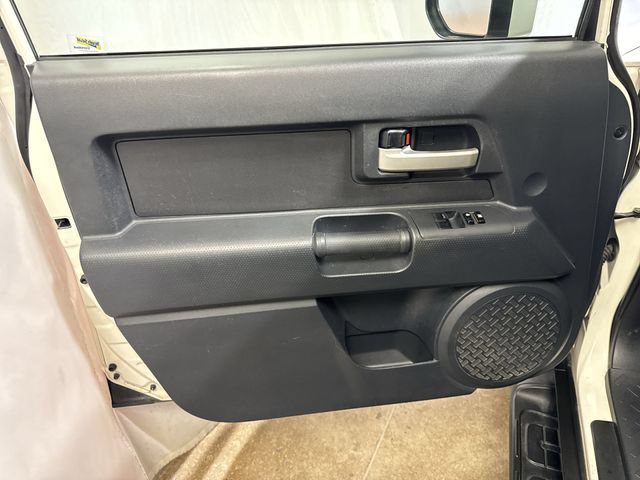 Used 2014 Toyota FJ Cruiser 4WD w/ Convenience Package image 21