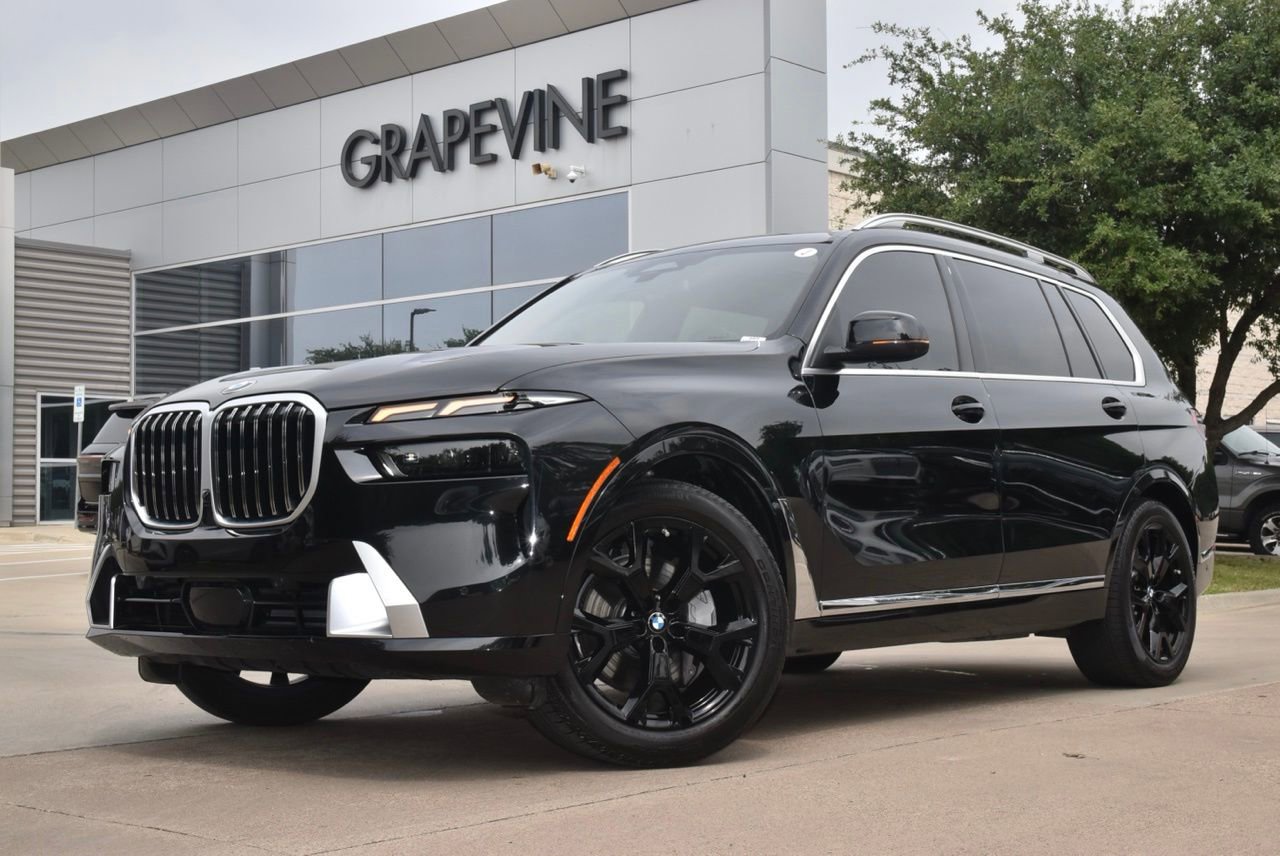 Used 2025 BMW X7 xDrive40i w/ Premium Package AWD/4WD image 2