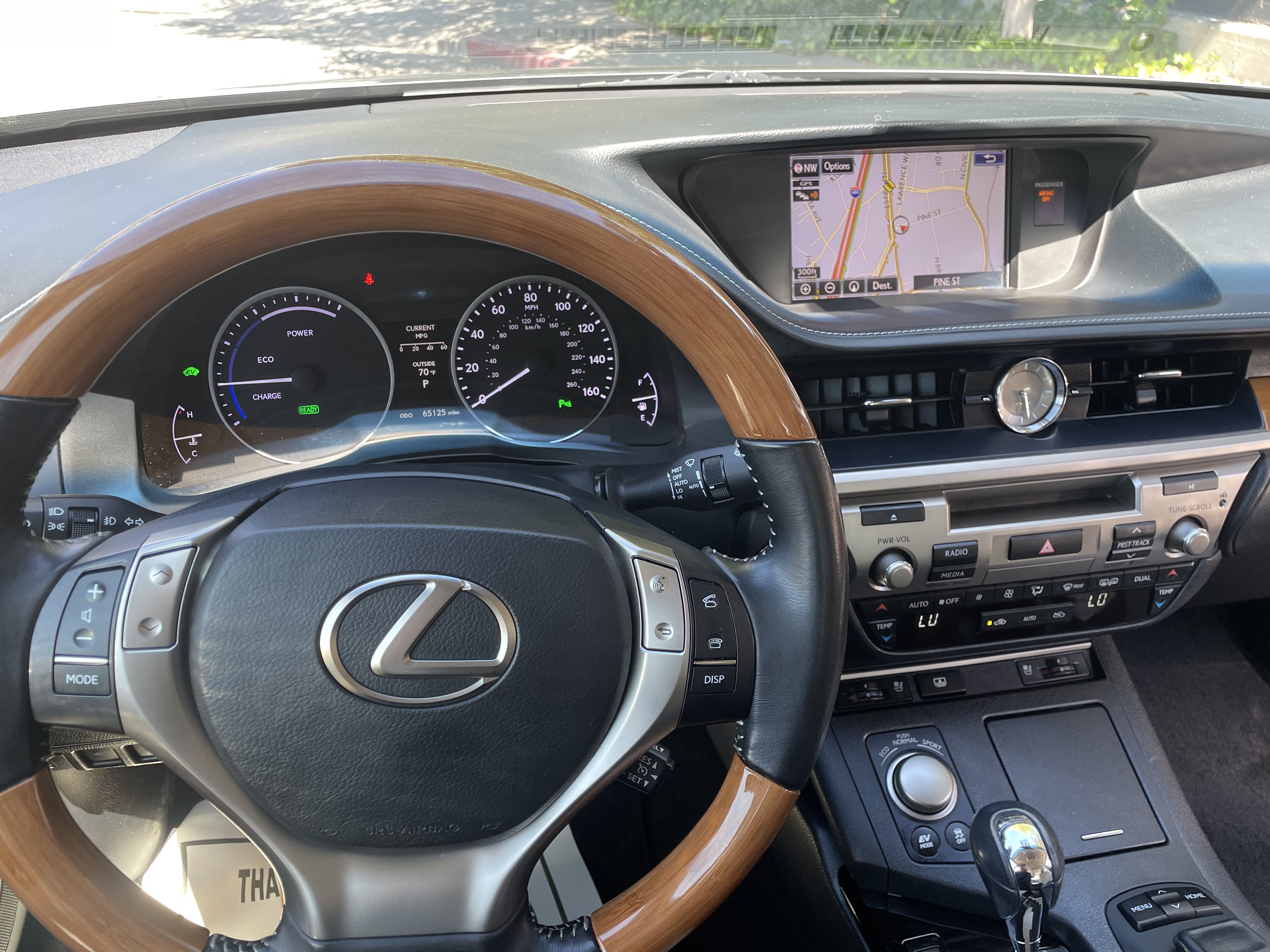 Used 2015 Lexus ES 300h w/ Navigation System Package FWD image 9
