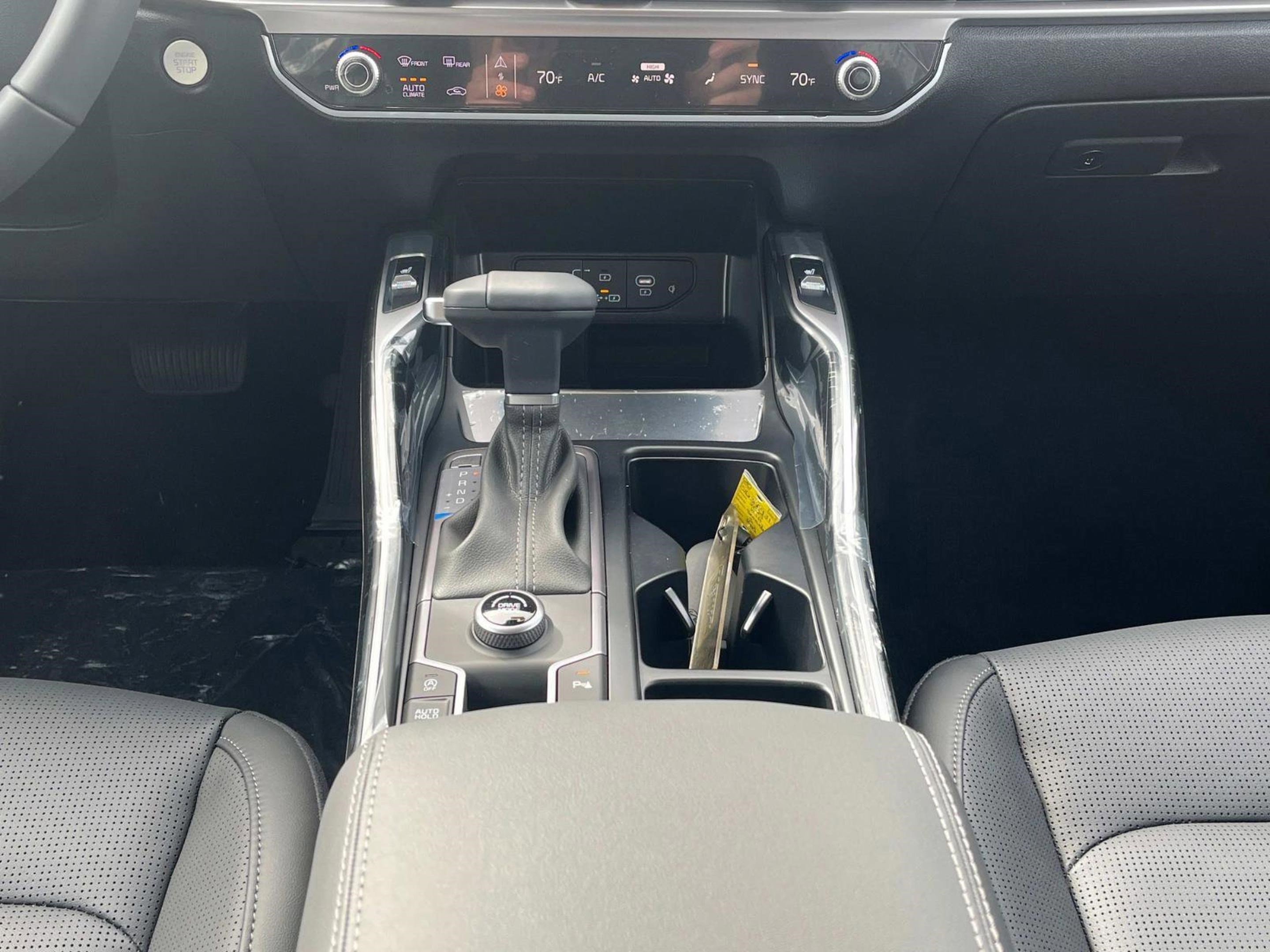 New 2025 Kia Sorento S image 16