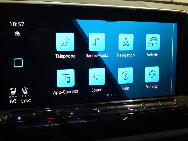 Used 2024 Volkswagen Atlas Cross Sport SE image 26