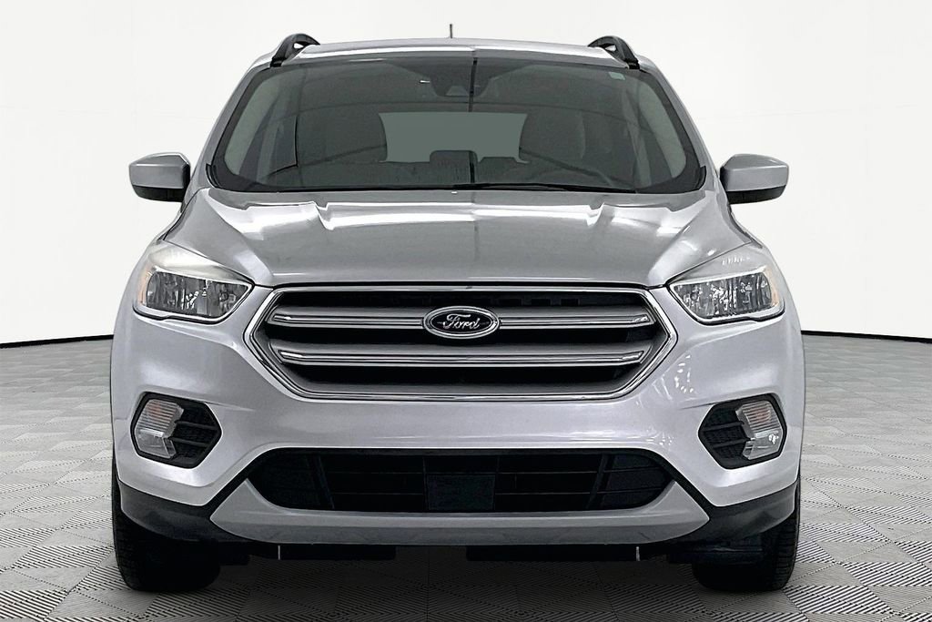 Used 2018 Ford Escape SE w/ Ford Safe & Smart Package FWD image 2
