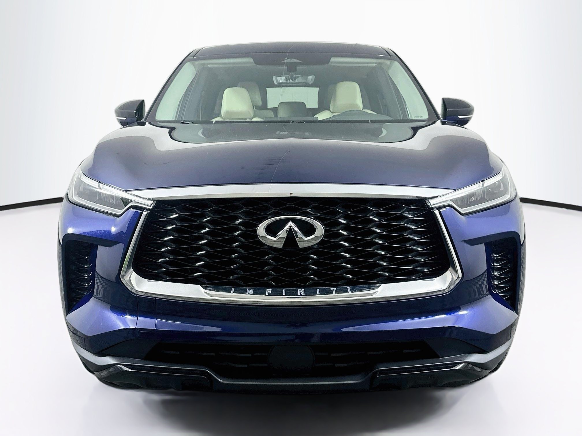 Used 2023 INFINITI QX60 Pure AWD/4WD image 2