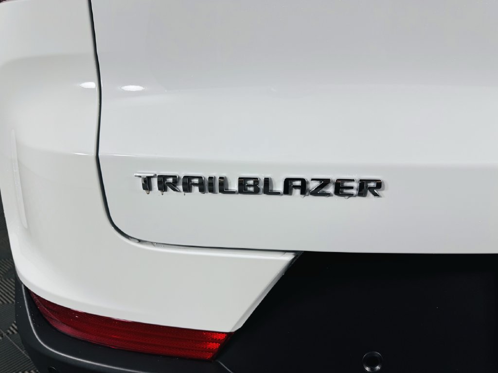 Used 2026 Chevrolet TrailBlazer LS w/ LS Convenience Package FWD image 23