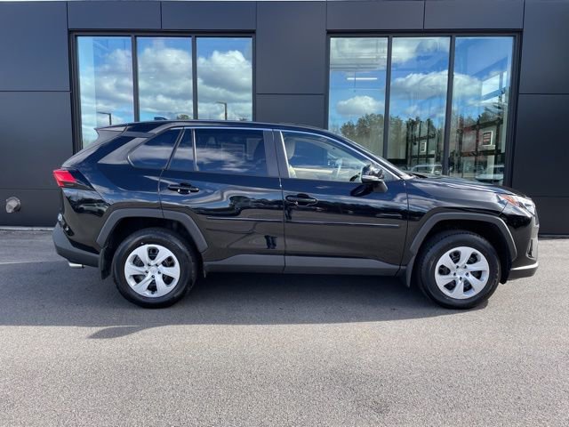 Used 2025 Toyota RAV4 LE image 5