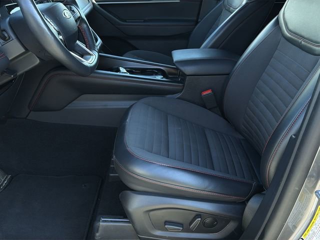 Used 2025 Ford Explorer ST-Line w/ ST-Line Street Pack AWD/4WD image 22