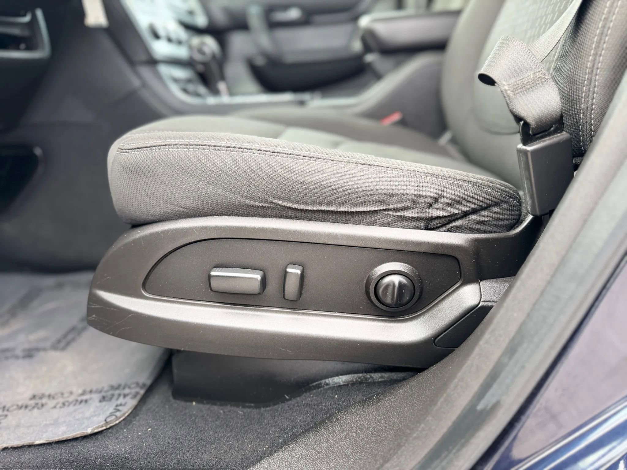 Used 2016 GMC Acadia SLE FWD image 27