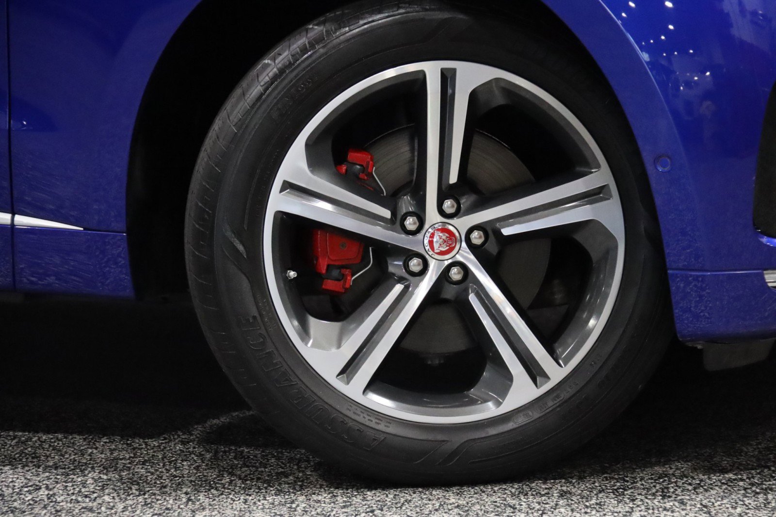 Used 2019 Jaguar F-PACE S image 4