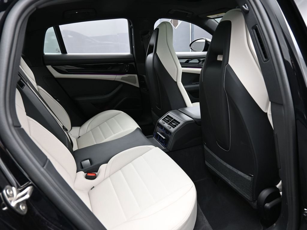 Certified 2025 Porsche Panamera 4 image 27
