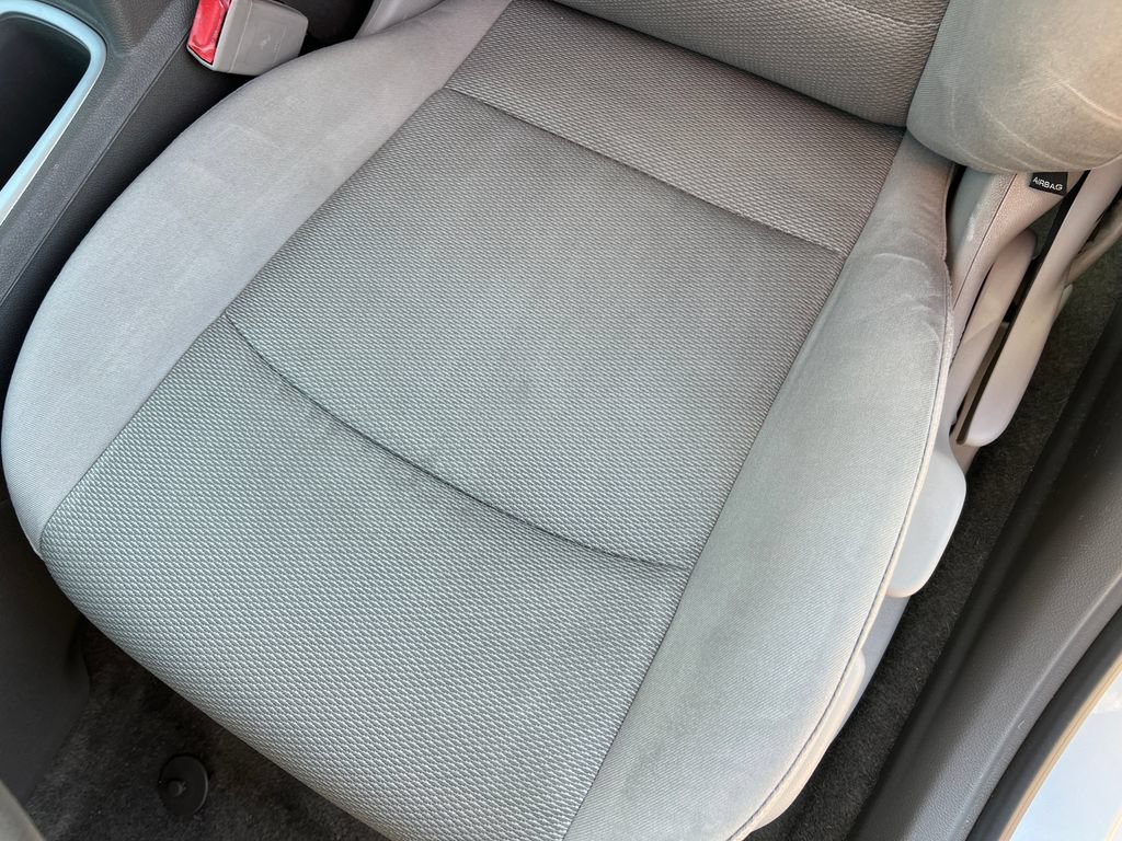 Used 2017 Chevrolet Cruze LS FWD image 12