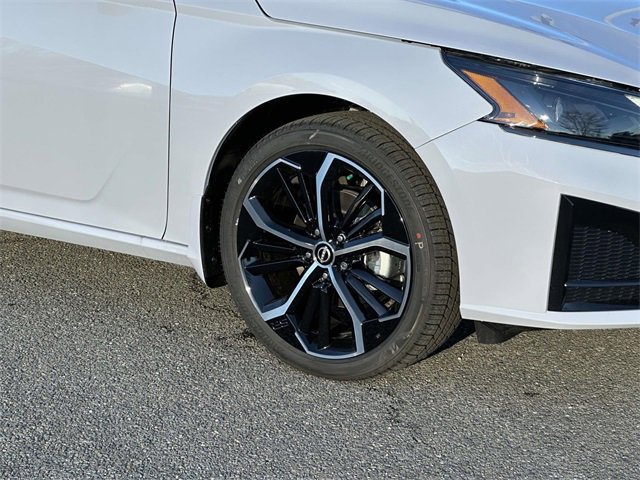 New 2025 Nissan Altima 2.5 SR w/ SR Premium Package image 7