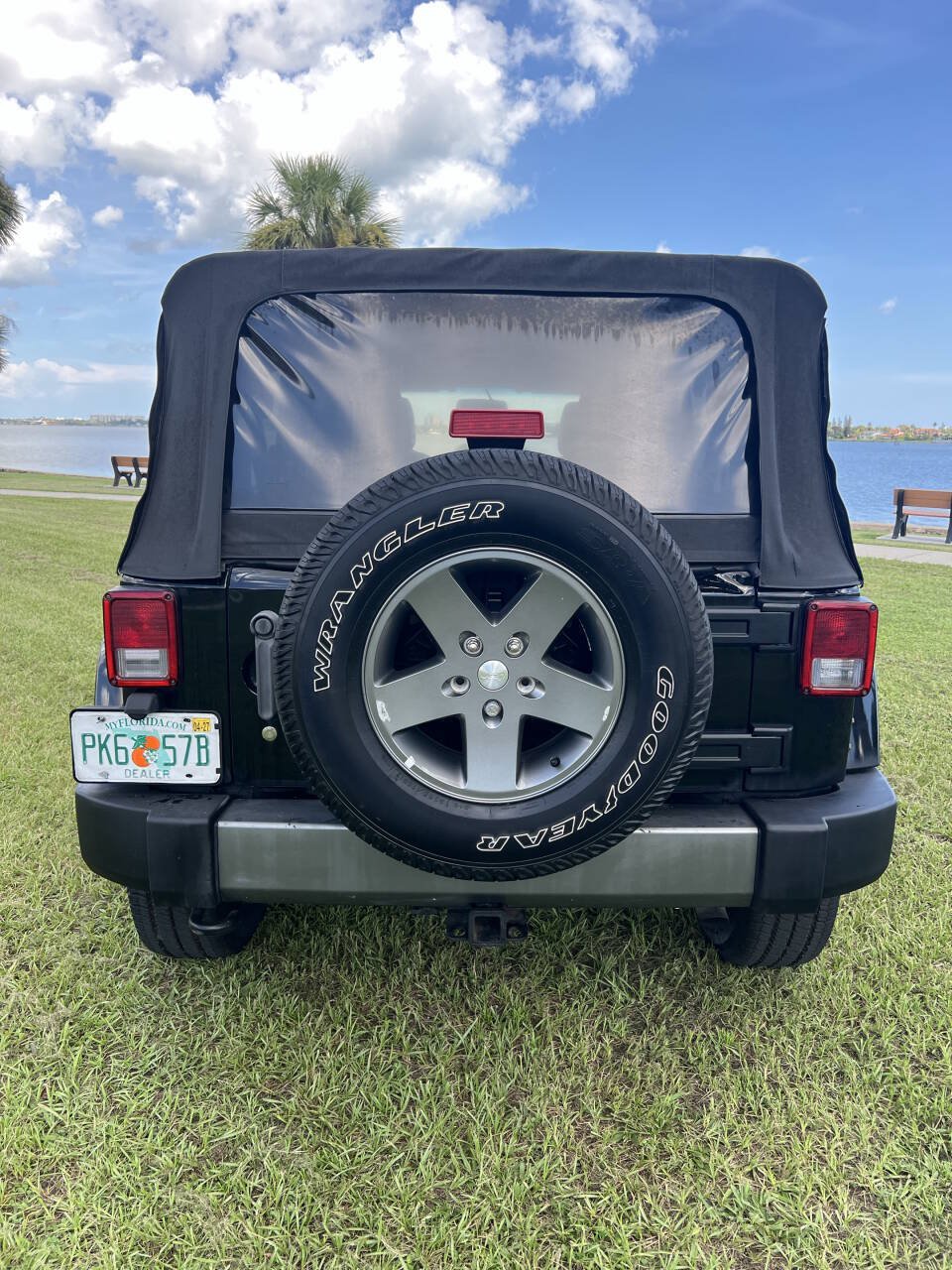 Used 2013 Jeep Wrangler Unlimited Sport AWD/4WD image 8
