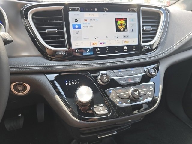 New 2026 Chrysler Pacifica Select image 33