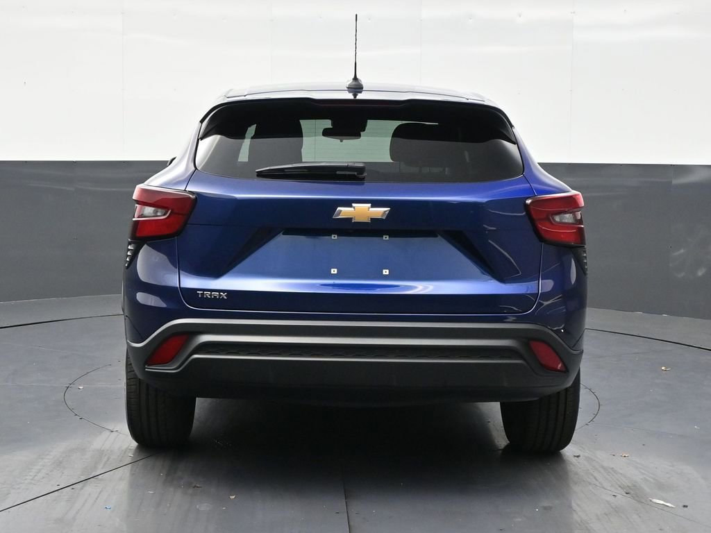 Used 2024 Chevrolet Trax LS FWD image 4