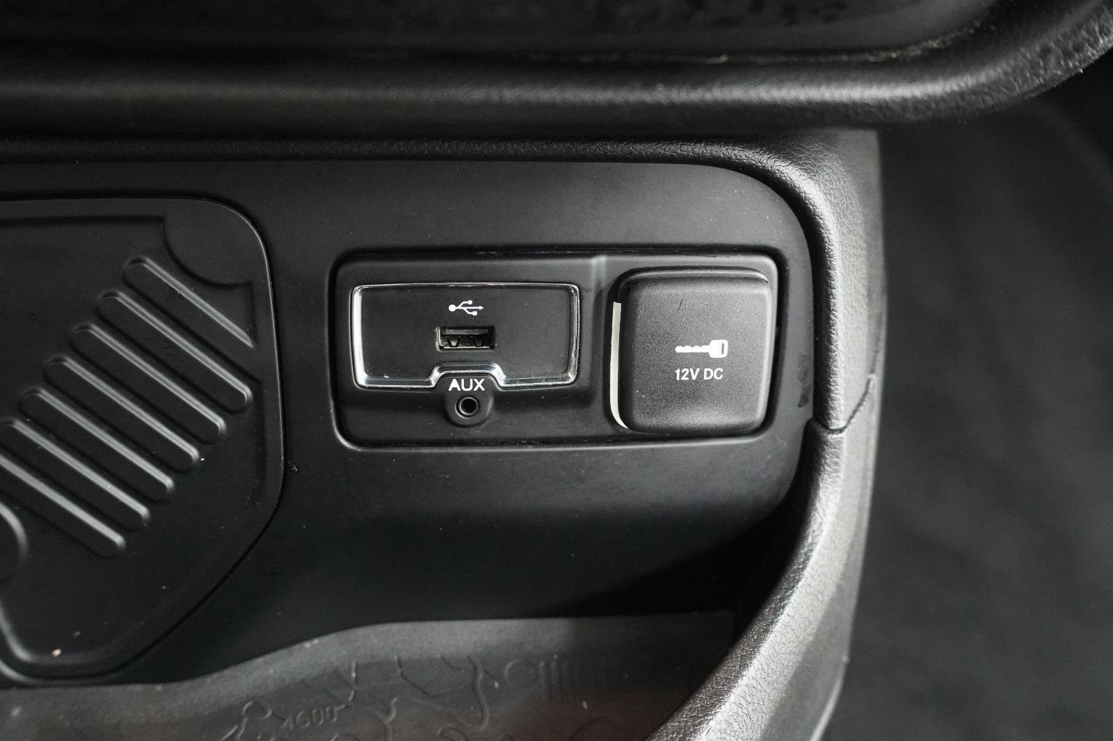 Used 2016 Jeep Renegade Sport w/ Power & Air Group FWD image 25